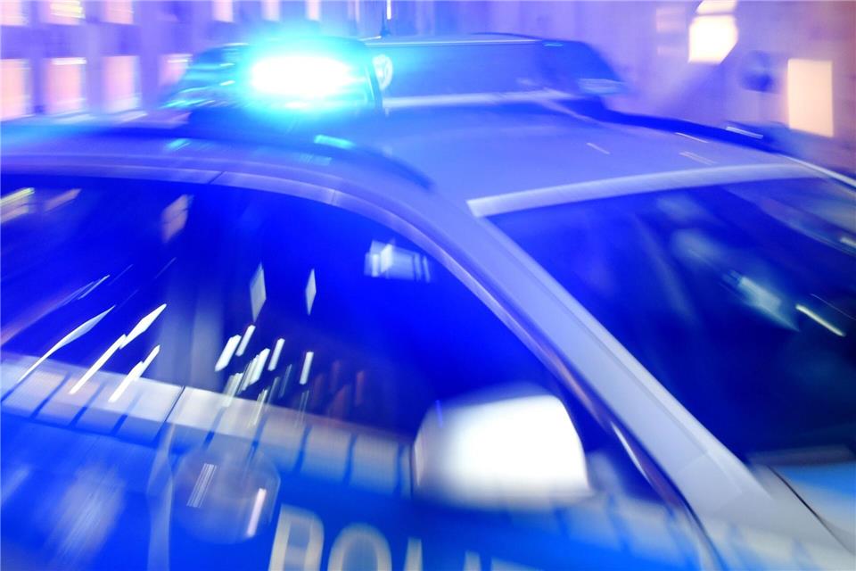 Wer kann Hinweise zum Unfall mit einem schwer verletzten Mädchen geben? (Symbolbild)Carsten Rehder/dpa