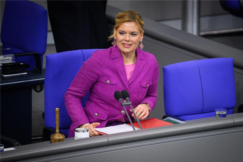 Wer keinen Hausausweis erhält, soll auch nicht mit öffentlichen Mitteln bezahlt werden, meint Bundestagspräsidentin Klöckner. (Archivfoto)Bernd von Jutrczenka/dpa