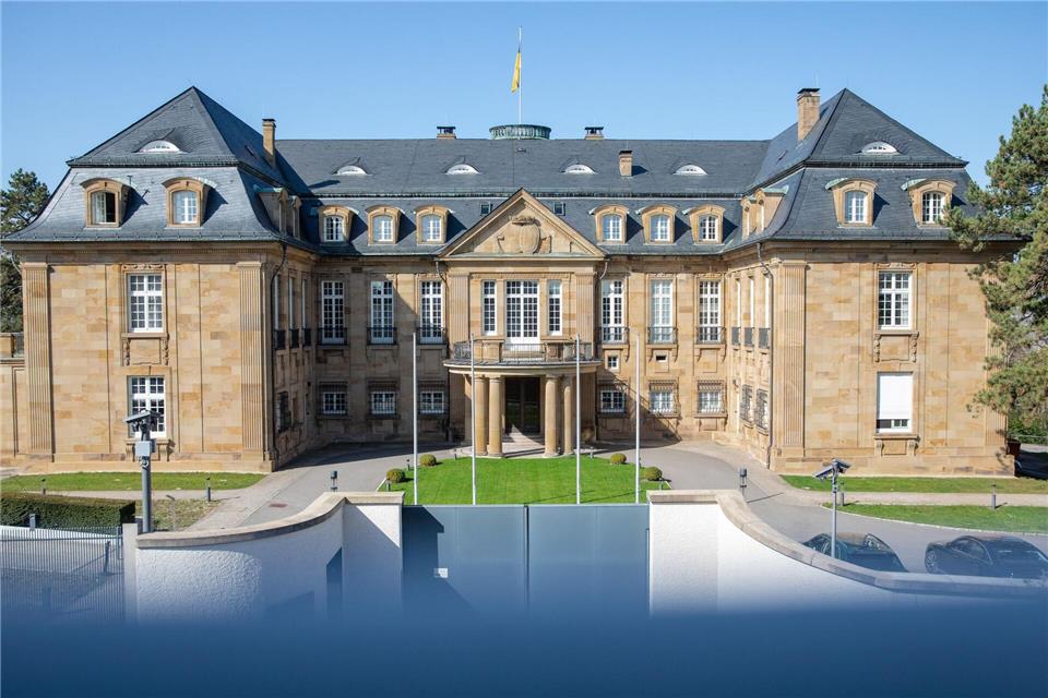 Wer künftig Hausherr in der Villa Reizenstein, dem Amtssitz des Ministerpräsidenten von Baden-Württemberg wird, ist ziemlich sicher: Cem Özdemir (Grüne) dürfte nächster Regierungschef im Südwesten werden. (Archivbild)Christoph Schmidt/dpa