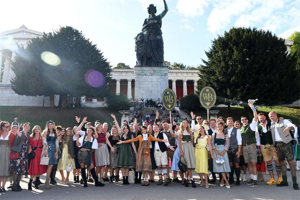 Wer mit der Wiesn verdient, soll sich laut Stadt auch beteiligen.Felix Hörhager/dpa