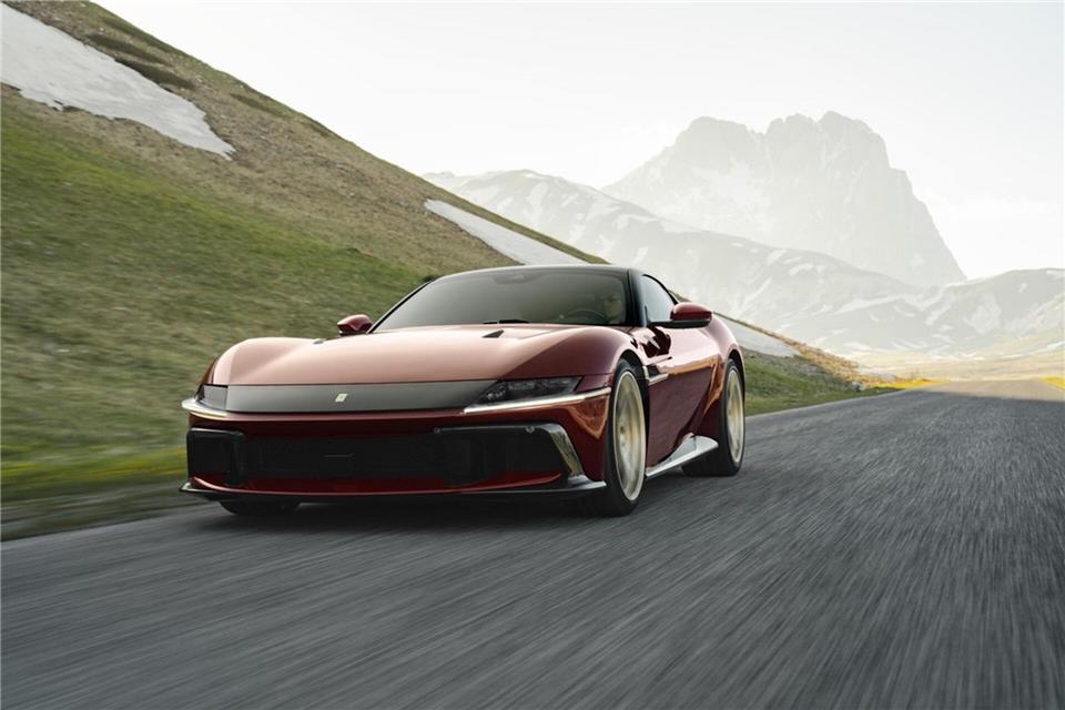 Wer schalten will, darf wieder schalten: Der Ferrari 12Cilindri kommt als Manuale mit Schaltknauf und Kupplungspedal.Ferrari S.p.A./dpa-tmn