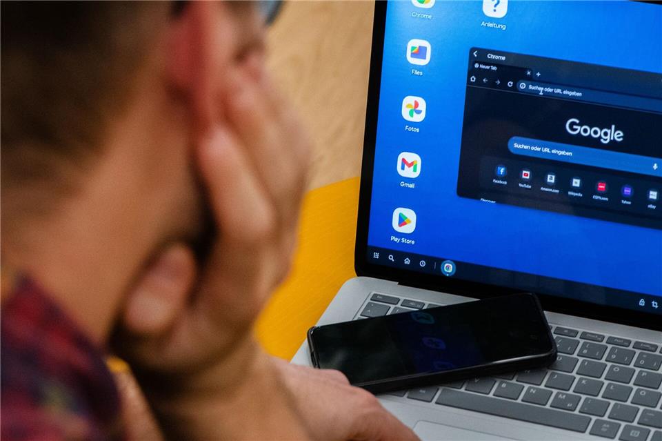 Wer sein Motorola- oder Lenovo-Gerät per Smart Connect mit dem PC koppelt, kann auch drahtlos einfach das ganze Smartphone und die darauf installierten Android-Apps nutzen.Franziska Gabbert/dpa-tmn