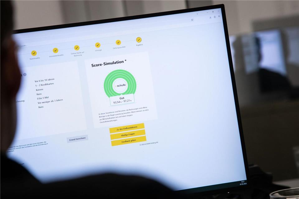 Kreditanfrage abgelehnt? 9 Tipps für eine bessere Bonität Wer seinen Schufa-Score verbessern möchte, kann an manchen Stellschrauben drehen. Der Score-Simulator kann Auskunft darüber geben, welche das sind.picture alliance/dpa/dpa-tmn