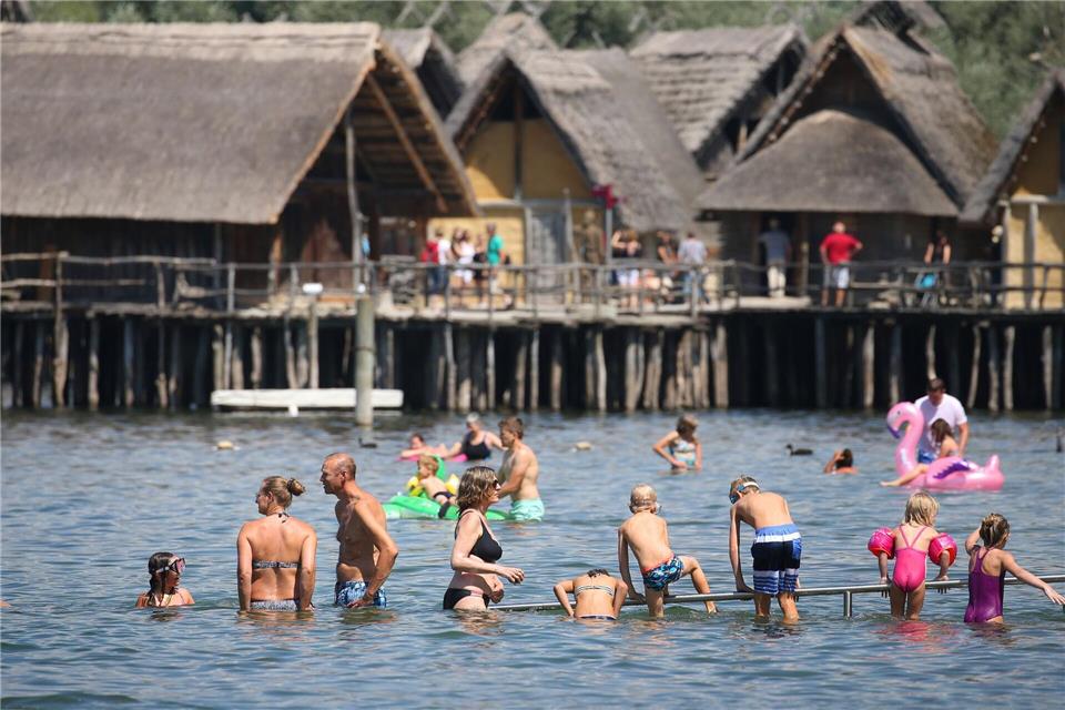 Wer sicher in Seen und Flüssen in Baden-Württemberg schwimmen gehen will, sollte ein paar Dinge beachten. (Symbolbild)Karl-Josef Hildenbrand/dpa