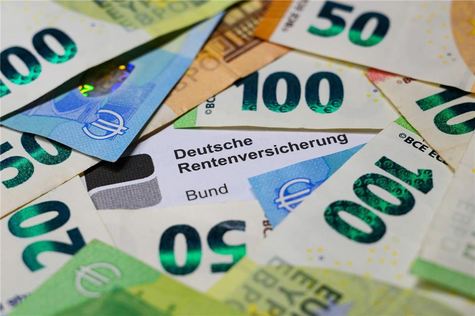 Wer soll wie stark zu Stabilisierung des Rentensystems beitragen? Vorschläge häufen sich. (Symbolbild)Patrick Pleul/dpa