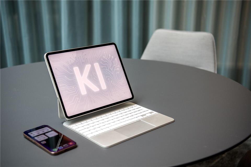 Wer weiß wie, kann recht einfach Deepfakes erstellen - die richtige Technik und KI-Unterstützung reichen aus.picture alliance / dpa-tmn