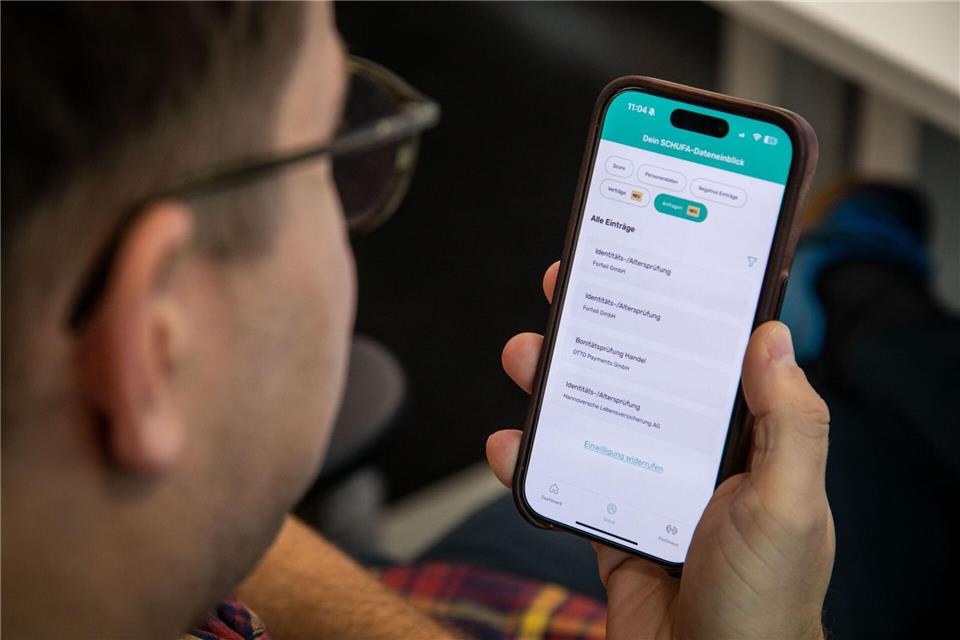 Wer wollte hier was wissen? Die Bonify-App zeigt auf Wunsch an, welche Unternehmen eine Bonitätsanfrage gestellt haben. Christin Klose/dpa-tmn