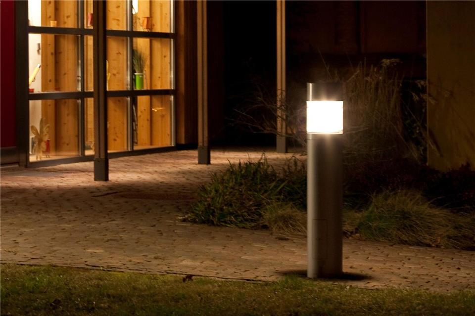 Werden Nachbarn durch die Außenbeleuchtung erheblich gestört, kann unter Umständen verlangt werden, dass die Lichter in der Nacht ausgeschaltet werden müssen.Kai Remmers/dpa-tmn