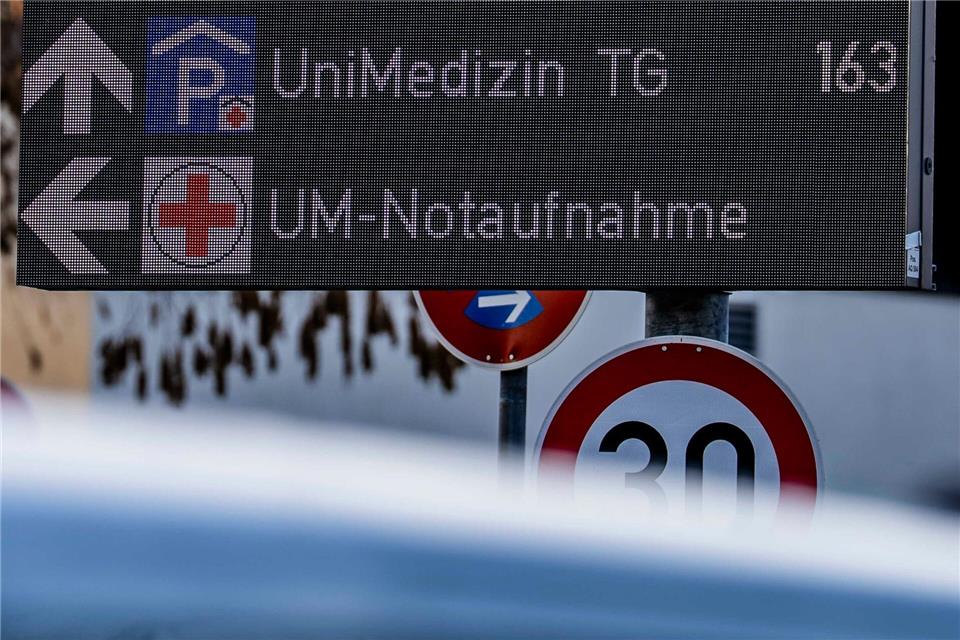 Werden in Zukunft stationäre und ambulante Einrichtungen der Unimedizin auf zwei Standorte in der Stadt verteilt? (Archivfoto)Andreas Arnold/dpa