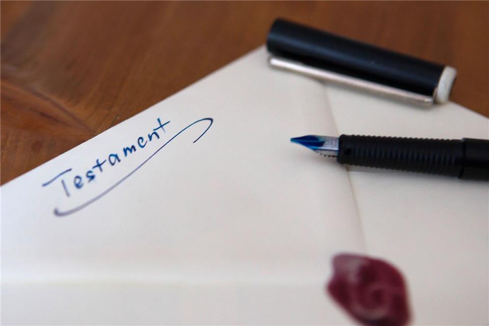 Werden nahe Angehörige enterbt, müssen diese sich für ihren Pflichtteil auf die Angaben der Erben verlassen. Silvia Marks/dpa-tmn/dpa