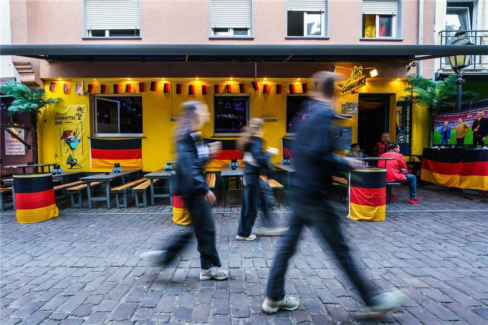 Werden sich Hessens Gastronomen diesmal wieder so vorbereiten? (Archivbild)Andreas Arnold/dpa