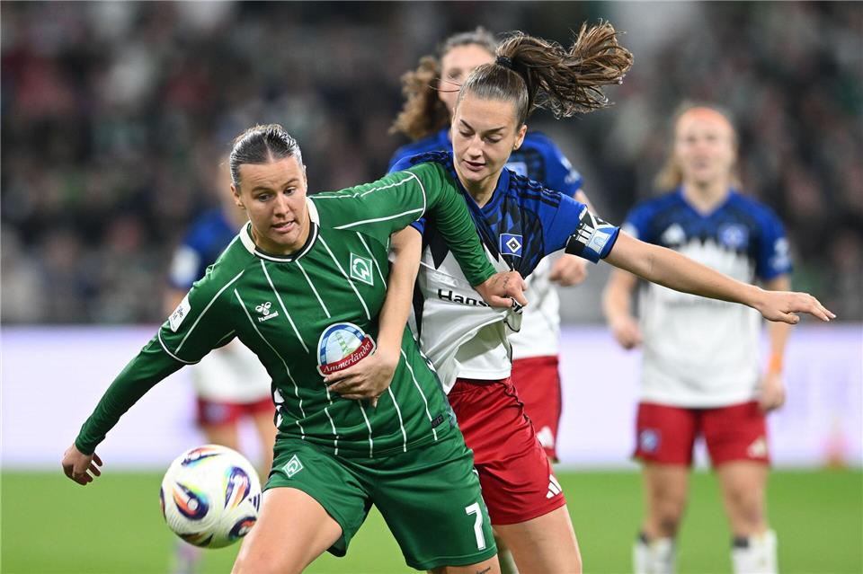 Werder Bremen gegen Hamburger SV: Frauen-Bundesliga soll professionalisiert werdenCarmen Jaspersen/dpa