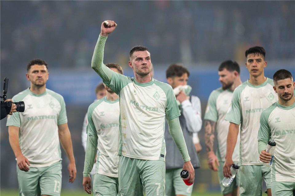 Werder Bremen nach dem 1:0 im DFB-Pokal beim SC Paderborn.David Inderlied/dpa