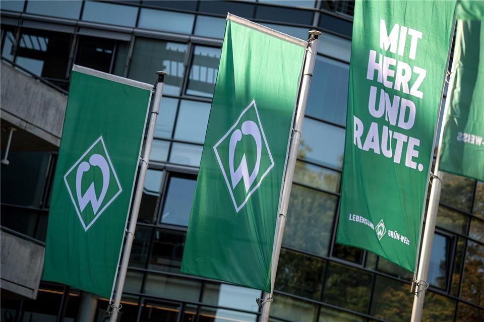 Werder Bremen verliert in Björn Schierenbeck einen wichtigen Mitarbeiter an den VfL Wolfsburg. (Archivbild) Sina Schuldt/dpa