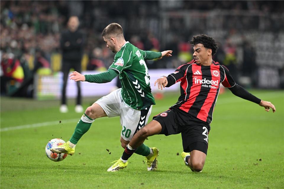 Werder-Profi Romano Schmid (l).--/dpa
