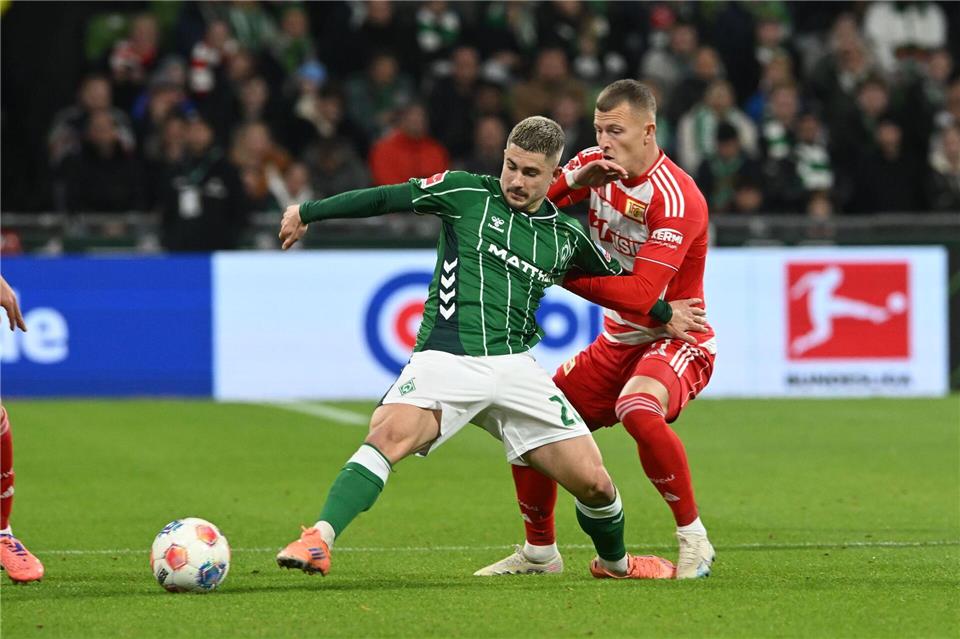 Beim Startelf-Debüt von Boniface: Werder schlägt Union  Werder und Union lieferten sich viele Zweikämpfe, Höhepunkte gab es dagegen nur wenige.Carmen Jaspersen/dpa