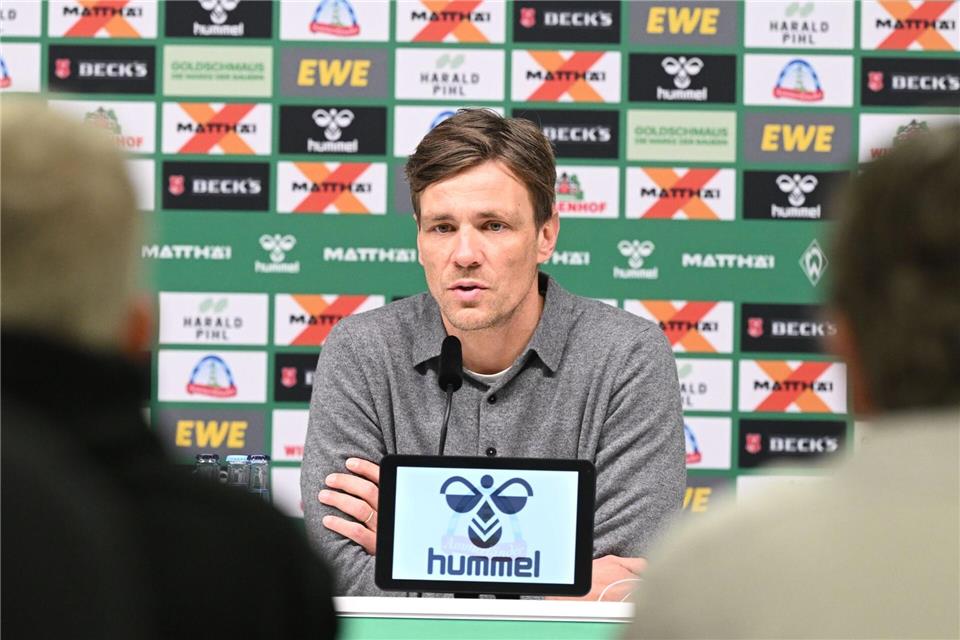 Werders Sportchef Clemens Fritz erklärt die Trennung von Trainer Horst Steffen.Carmen Jaspersen/dpa