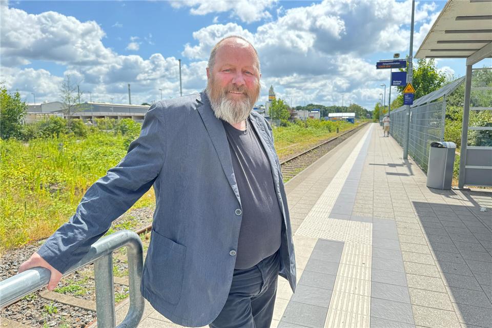Werner Szybalski spricht beim BZ-Talk über den Nahverkehr, insbesondere des RE 14.