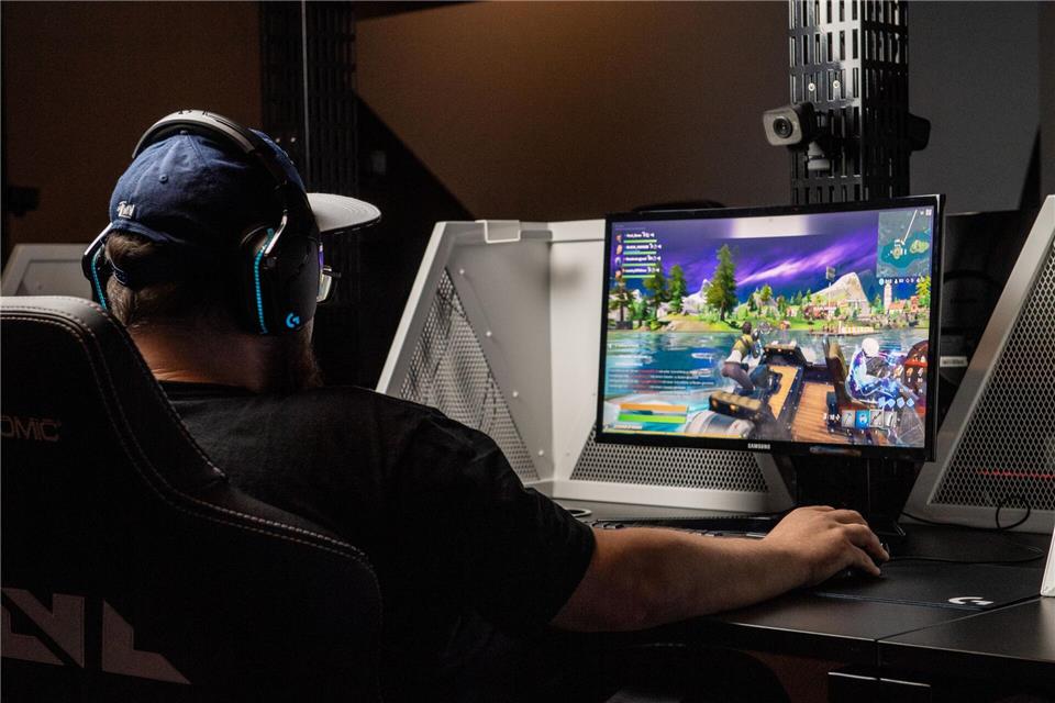 Wertvolle Beute: Accounts mit seltenen Skins, Spielhistorien oder Zahlungsdaten sind ein beliebtes Ziel für Hacker.Zacharie Scheurer/dpa-tmn