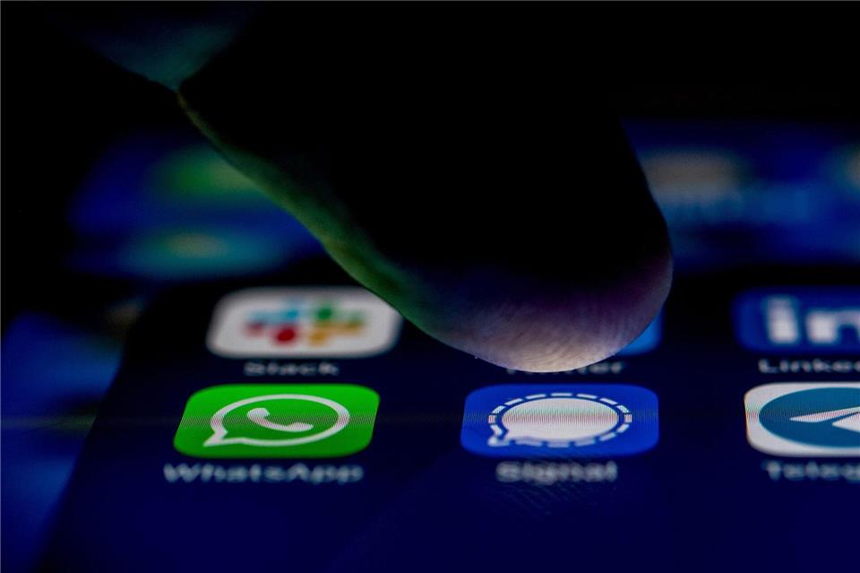 Whatsapp und Signal: Link-Vorschauen bieten beide Messenger, sie sind von den Entwicklern aber unterschiedlich umgesetzt worden.Zacharie Scheurer/dpa-tmn