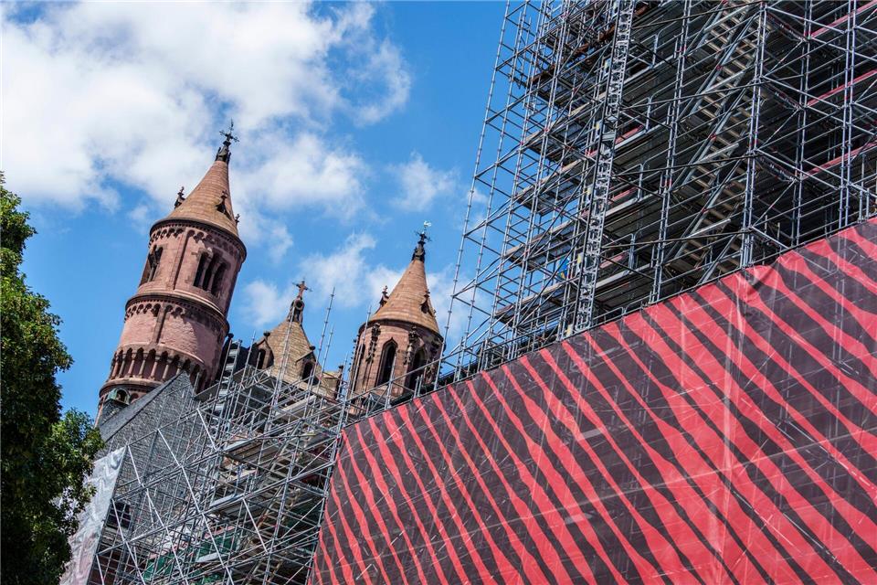 Wichtig ist in Worms, dass der Dom „vor allem als Gotteshaus wahrgenommen wird, nicht als Museum, Touristenattraktion oder Denkmal“. (Archivbild)Andreas Arnold/dpa