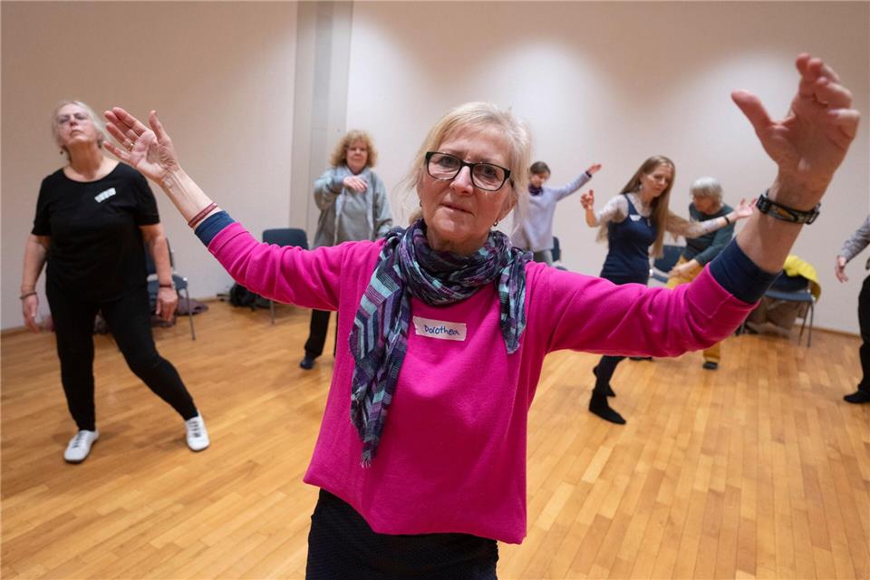 Wichtig sei, dass beim Tanzen kein Druck entstehe, sagt die Trainerin.Boris Roessler/dpa