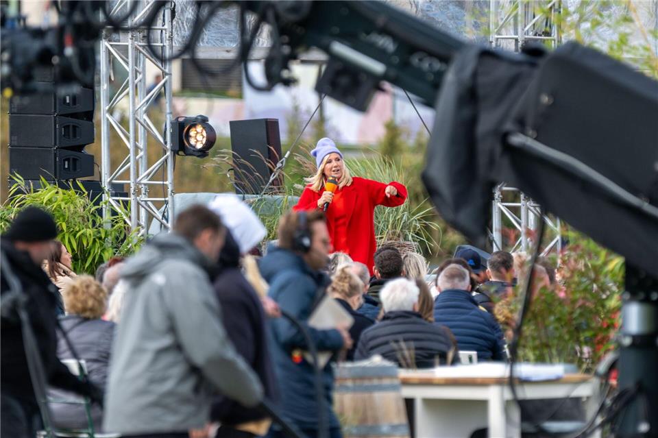 Wie 2024 in Schwerin gastiert der „Fernsehgarten„ seit 2021 mit Spezialausgaben jeweils in dem Bundesland, das die offiziellen Feierlichkeiten zum Tag der Deutschen Einheit ausrichtet. (Archivfoto)Stefan Sauer/dpa