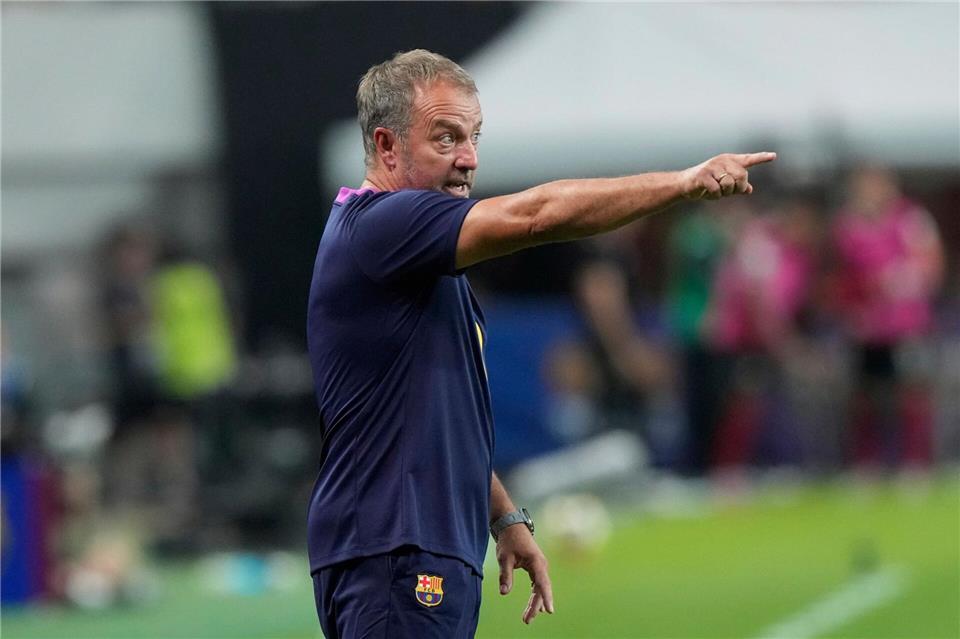 Wie Barcelonas Trainer Hansi Flick wohl über das Vorhaben denkt?Ahn Young-joon/AP/dpa