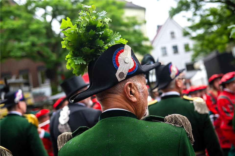Wie bei Gildefest dürfen auf dem Kinderschützenfest nur männliche Personen schießen. Sina Schuldt/dpa