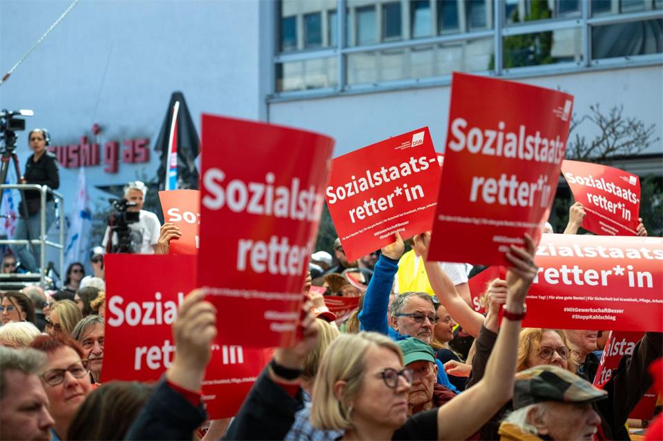 Wie bereits am 1. Mai soll Nürnberg am 26. September wieder Schauplatz für eine DGB-Kundgebung für mehr Arbeitnehmerrechte werden. (Archivbild)Pia Bayer/dpa