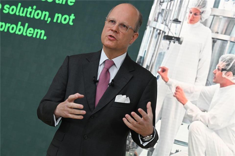 Wie entwickelte sich das Geschäft von Boehringer Ingelheim im vergangenen Jahr? 2023 hatte Konzernchef Hubertus von Baumbach als ein sehr starkes Jahr bezeichnet. (Archivbild) Arne Dedert/dpa