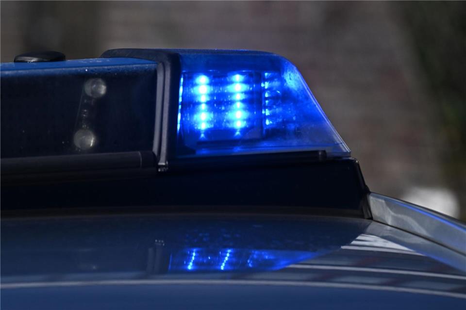 Wie es zu dem Unfall kam, war erst noch unklar. (Symbolbild)Bernd Weißbrod/dpa