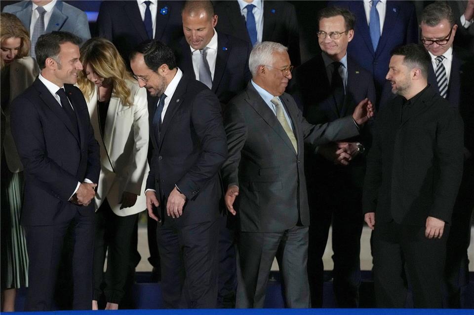 Wie geht es mit dem Iran-Krieg weiter - und wie können die Energiepreise gesenkt werden? Die EU-Spitzen diskutieren in Zypern. Petros Karadjias/AP/dpa