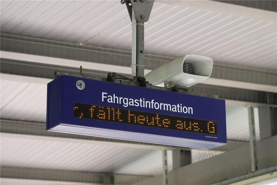 Wie hier in Leverkusen kam es zu Zugausfällen.Sascha Thelen/dpa