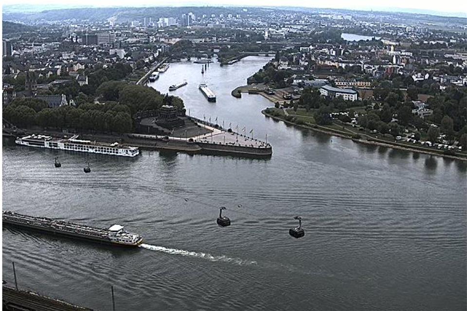 Wie hoch der Wasserstand in Rhein und Mosel ist, lässt sich auf den Webcam-Bildern erkennen. -/Bundesanstalt für Gewässerkunde, Koblenz/dpa