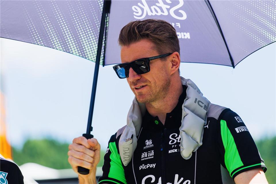 Schon wieder Hitze-Alarm in der Formel 1 Wie in Singapur: Die Formel 1 erklärt den Hitze-Ernstfall.Philipp von Ditfurth/dpa