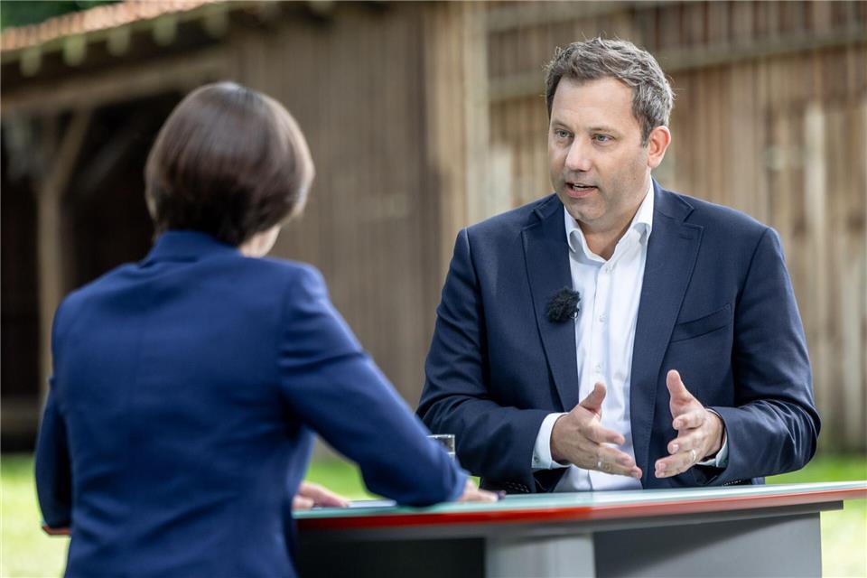 Wie können die Löcher im Haushalt gestopft werden? „Da wird keine Option vom Tisch genommen“, sagt der Finanzminister. Axel Heimken/ZDF/dpa