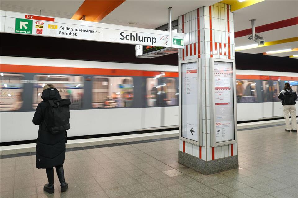 Wie lange die Sperrung dauert, war noch nicht abzusehen. (Archivbild) Marcus Brandt/dpa