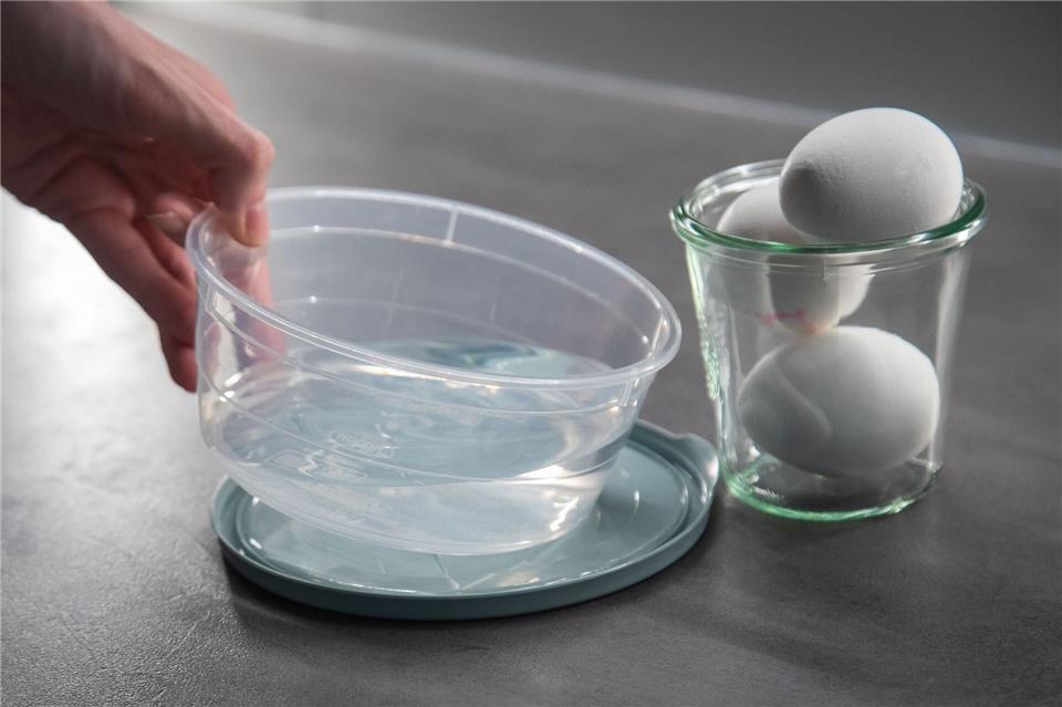 Wie lassen sich mehrere Eier gleichzeitig in Sekundenschnelle pellen?Christin Klose/dpa-tmn