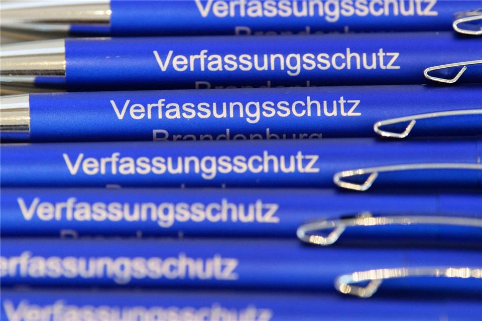 Wie schätzt der Verfassungsschutz die Situation 2023 für das Saarland ein? Das wird am Montag berichtet. (Symbolbild)Soeren Stache/dpa