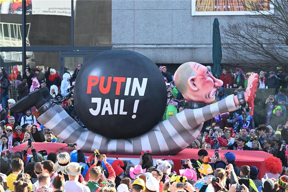 Wie sieht die Antwort der Düsseldorfer Narren aus? (Archivbild) Federico Gambarini/dpa