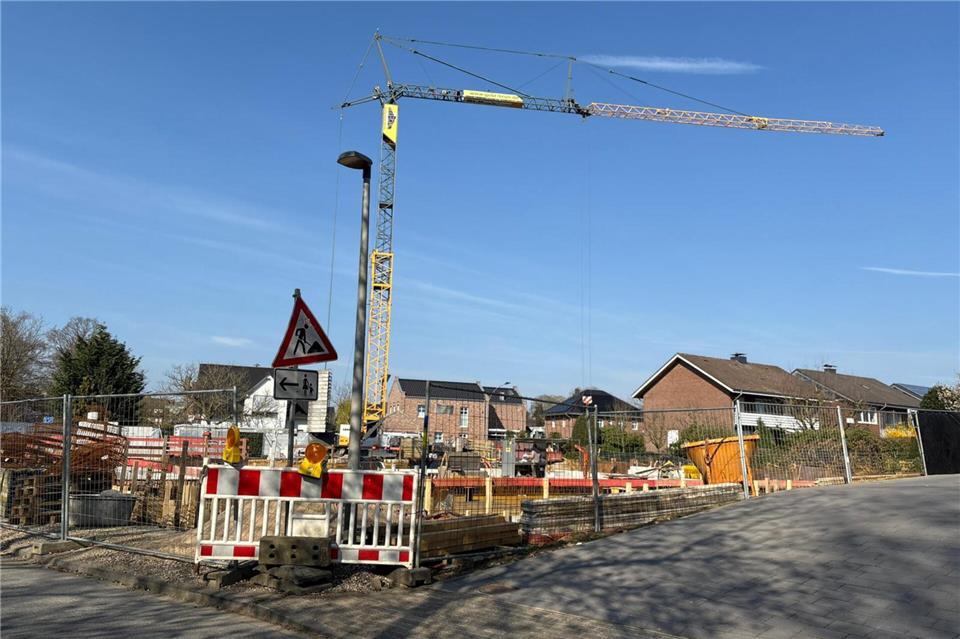 Wie soll schneller Wohnungsbau in Heiden aussehen? Mit dem dazu neuen Gesetz beschäftigte sich jetzt der Gemeinderat. Das Bild zeigt den Baufortschritt am Ubuntu-Haus. Auch hier entsteht neuer Wohnraum.