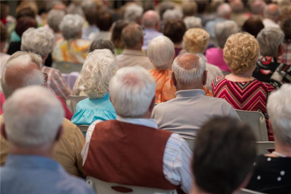 Wie stark die Rente steigt, ist noch nicht entschieden. (Symbolbild)Patrick Pleul/dpa