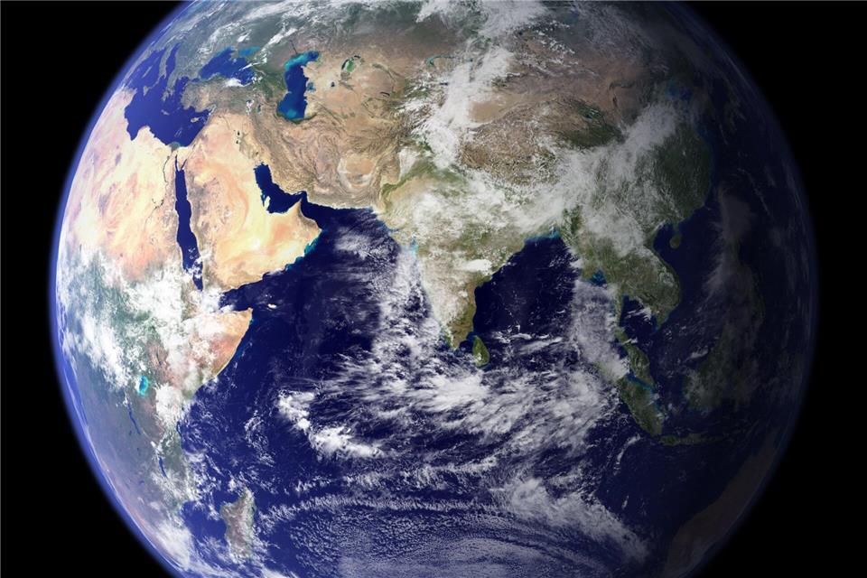 Wie steht es um die Gesundheit des Planeten Erde? Ein Wissenschafts-Team hat unter Leitung des Potsdam-Instituts für Klimafolgenforschung Belastungsgrenzen untersucht. (Symbolbild)-/Nasa/Goddard Space Flight Center/dpa