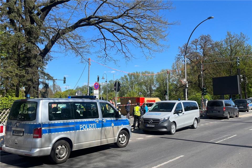 Wie viele Unfälle er auf der Flucht vor der Polizei verursacht hat, wird noch ermittelt. Jens Kalaene/dpa