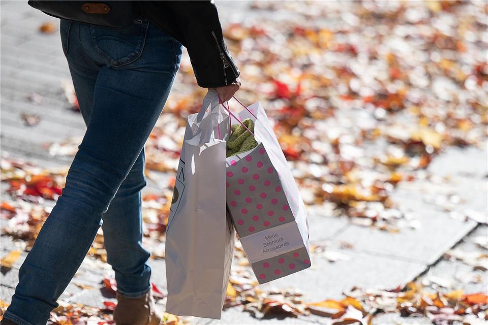 Wie wohlhabend man ist, hängt nicht nur am Einkommen. (Symbolbild)Sebastian Gollnow/dpa