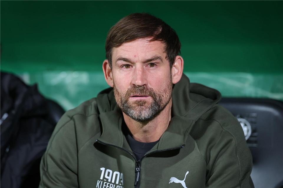 Wieder eine Niederlage für Fürths Trainer Thomas Kleine.Daniel Karmann/dpa