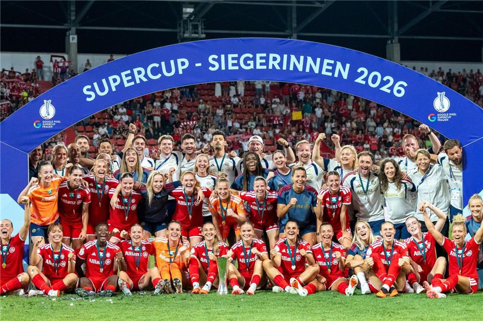 Wieder geschafft. Die Bayern-Frauen holen erneut den Supercup.Peter Kneffel/dpa