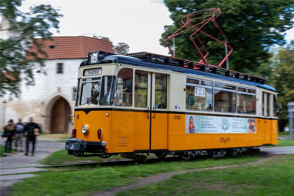 Wieder gibt es Diskussionen über die Finanzierung der Naumburger Straßenbahn. (Symbolfoto)Hendrik Schmidt/dpa