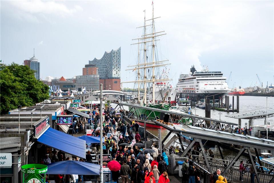 Wieder gut besucht: die Hamburg Cruise Days. Daniel Bockwoldt/dpa